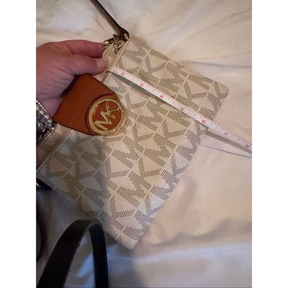 Michael Kors mk tan/white Fulton pebble leather crossbody bag/purse/pocketbook - Picture 10 of 10